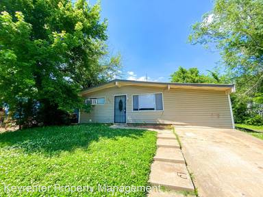 Main picture of 2811 E 40th Pl N