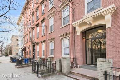 Main picture of 206 Bloomfield St