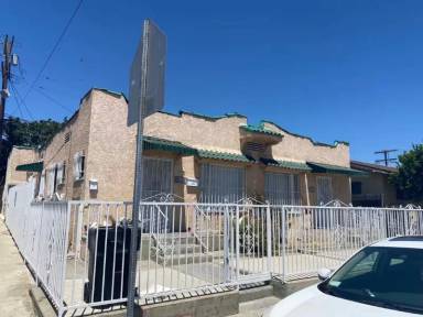 Main picture of 951 W 59th Dr