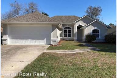 Main picture of 304 Hunt Club Rd
