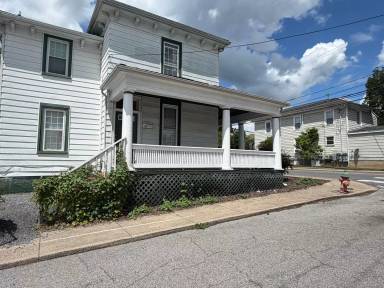 Main picture of 702 Nelson St