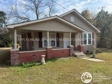 Main picture of 2690 Magnolia St