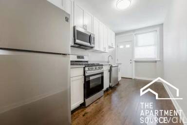 Main picture of 5306 N Ashland Ave