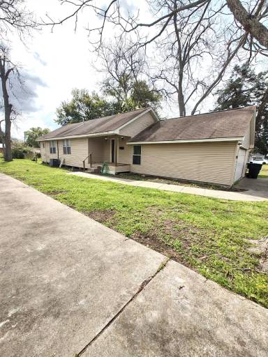 Main picture of 2125 Avenue A