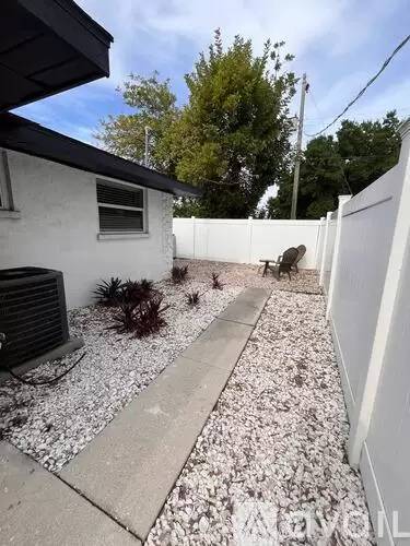 Main picture of 626 9th Ave W