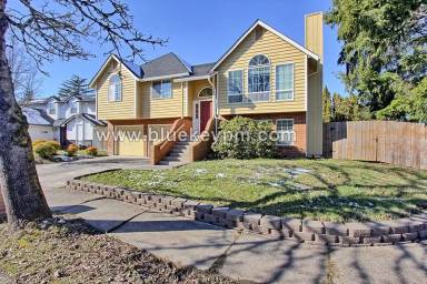 Main picture of 1828 NE 152nd St