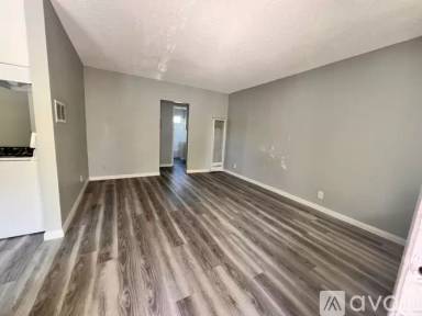 Main picture of 2135 Santa Fe Ave