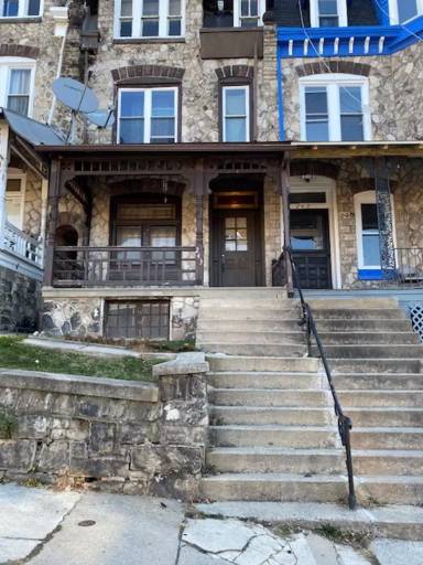 Main picture of 243 Clymer St