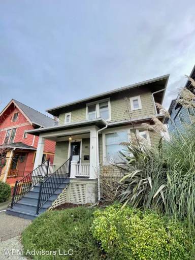 Main picture of 2438 Queen Anne Ave N
