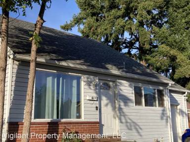 Main picture of 2035 SE Tacoma St