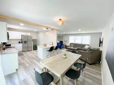 Main picture of 1 Carsdale Ct