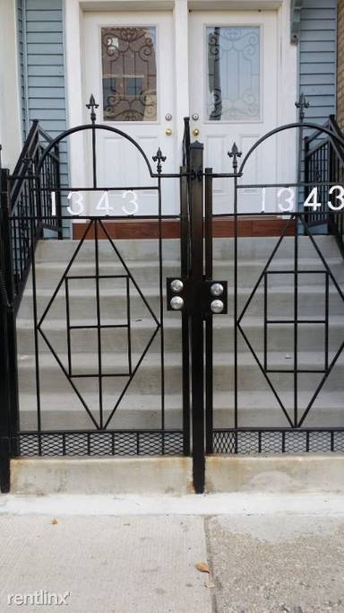 Main picture of 1343 W Belmont Ave