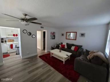 Main picture of 248 SE 9th Ave