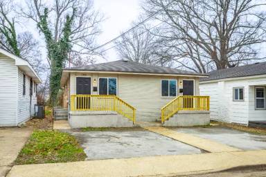 Main picture of 2106 Blackford St