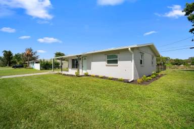 Main picture of 211 E Jasmine Rd