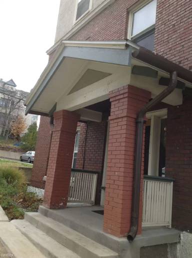 Main picture of 218 John St NE