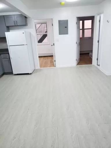 Main picture of 1972 70th St