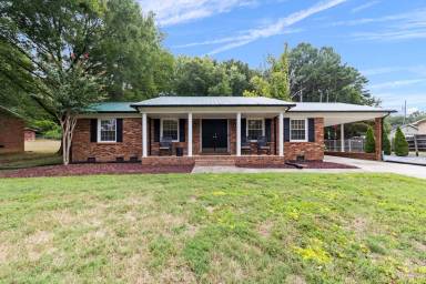 Main picture of 1310 Vickie Ln