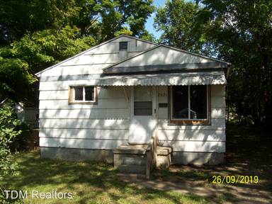 Main picture of 2621 Churchill Ave