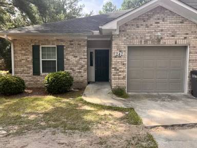 Main picture of 200 Holly Pines Dr