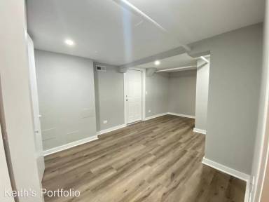 Main picture of 2438 W Wilson Ave
