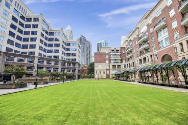 Main picture of 400 N Church St