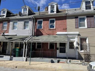 Main picture of 211 Perry St