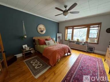 Main picture of 847 N Marshfield Ave