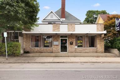 Main picture of 827 Bridge St NW