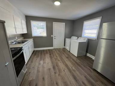 Main picture of 303 Francis St E