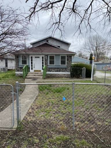 Main picture of 3832 Aurora St