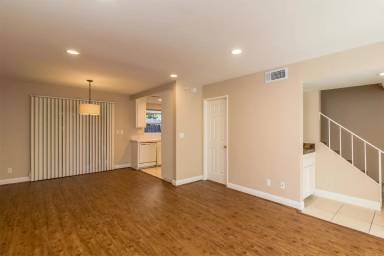 Main picture of 545 W Duarte Rd