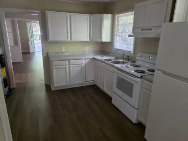Main picture of 208 Reid St