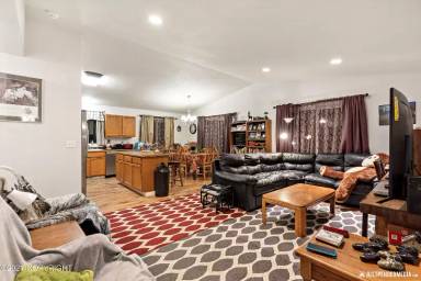 Main picture of 1677 N Williwaw Way