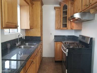 Main picture of 1226 N Gower St