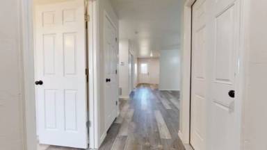 Main picture of 415 W James St