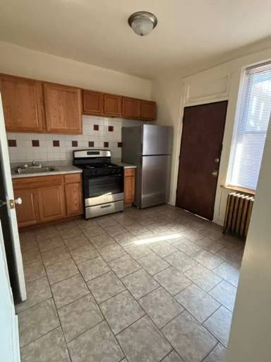 Main picture of 2531 E 73rd St