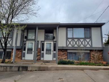 Main picture of 508 E 7th St