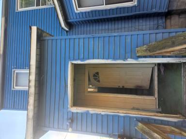 Main picture of 914 School St