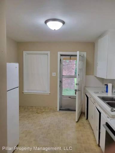 Main picture of 109 S 9th St