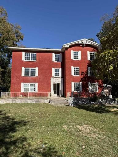 Main picture of 525 E Main St