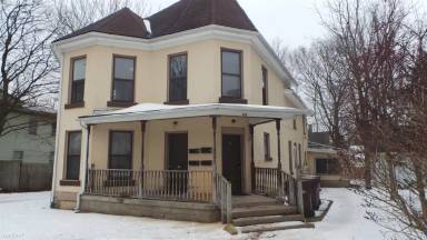 Main picture of 313 E Washington St