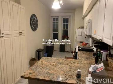 Main picture of 1868 Commonwealth Ave