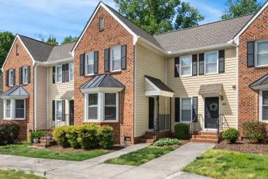 Main picture of 18 Forest Glen Dr