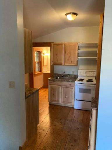 Main picture of 44 Hall Ave