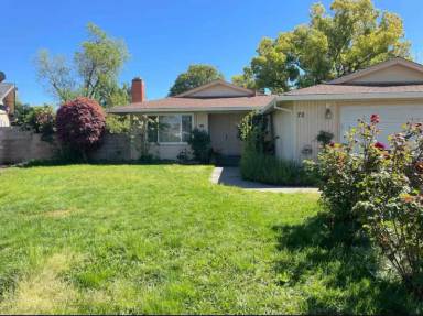 Main picture of 72 Lochmoor Cir