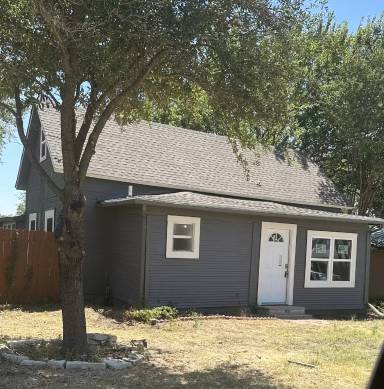 Main picture of 203 W Purdom Ave