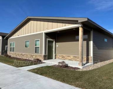 Main picture of 1215 N Claude Rd