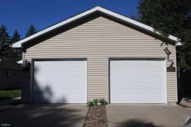 Main picture of 4805 Russell St