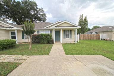 Main picture of 8090 Stonebrook Dr